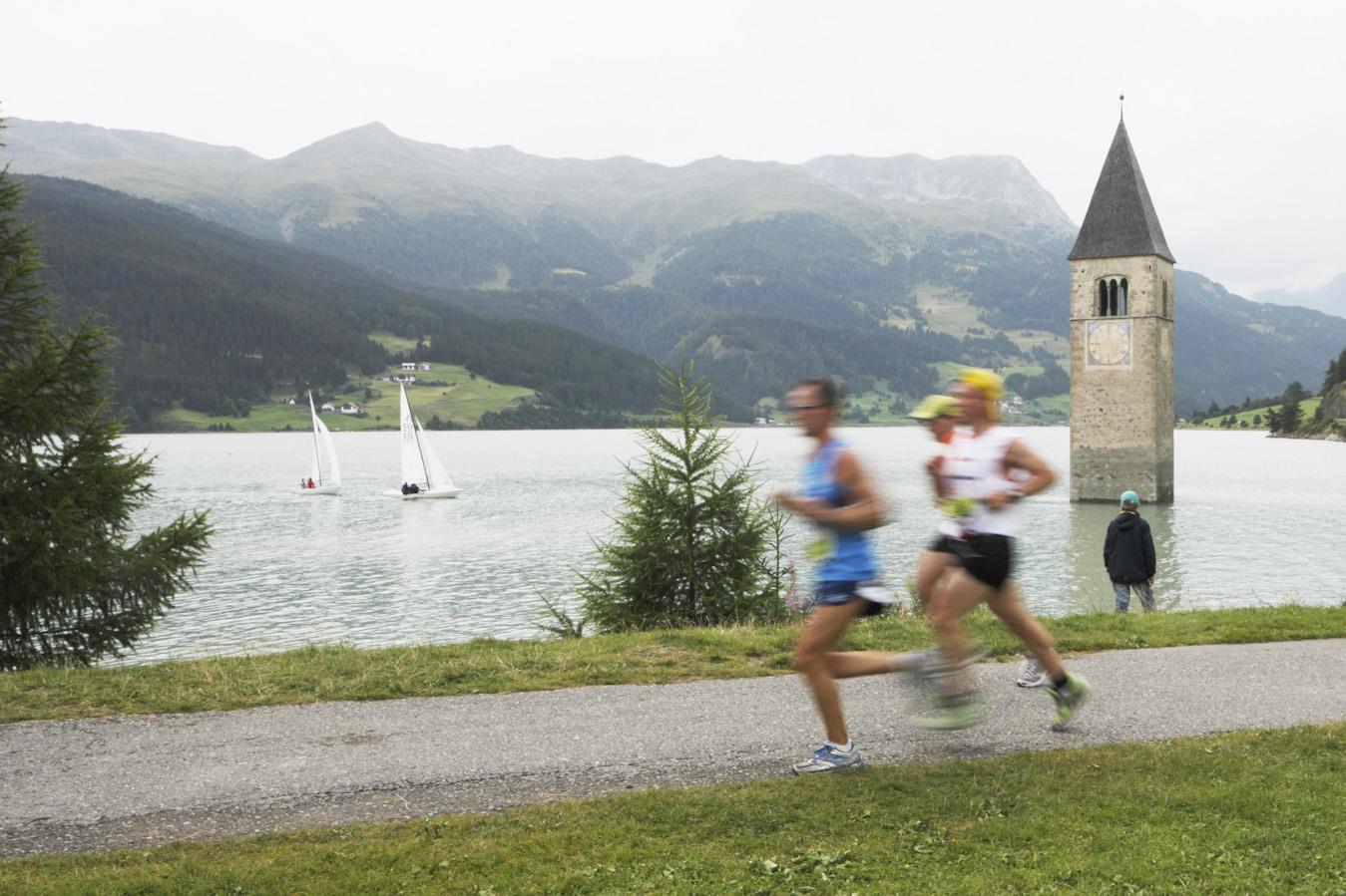 Laufen um den Reschensee Graun im Vinschgau 1 suedtirol.info
