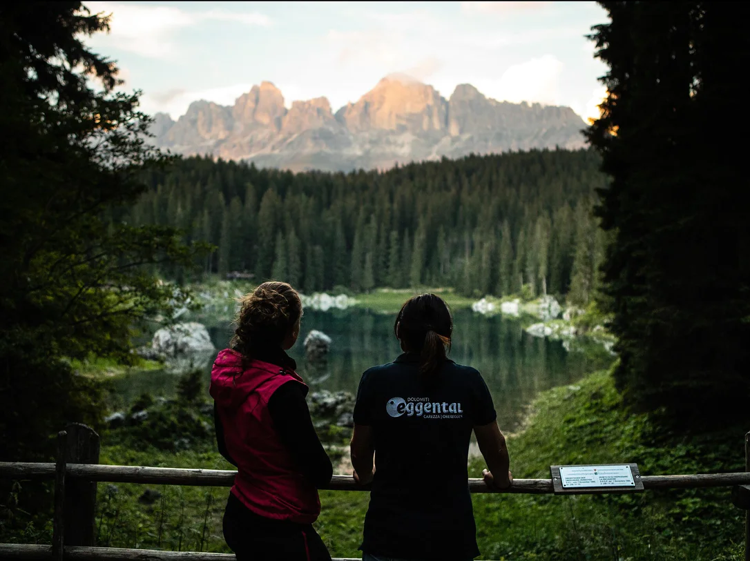 Long circular route at Lake Carezza