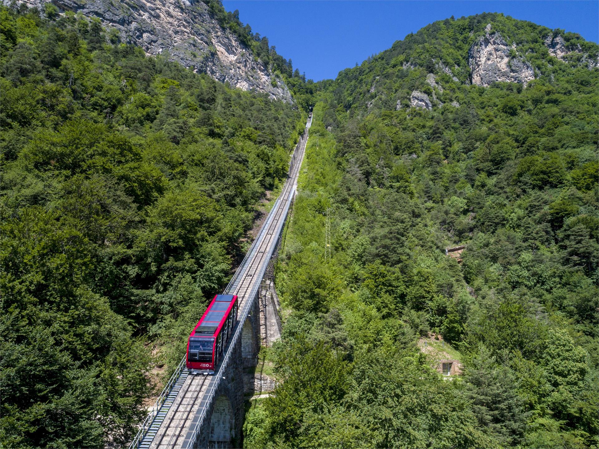 Funicolare della Mendola Caldaro sulla Strada del Vino 5 suedtirol.info