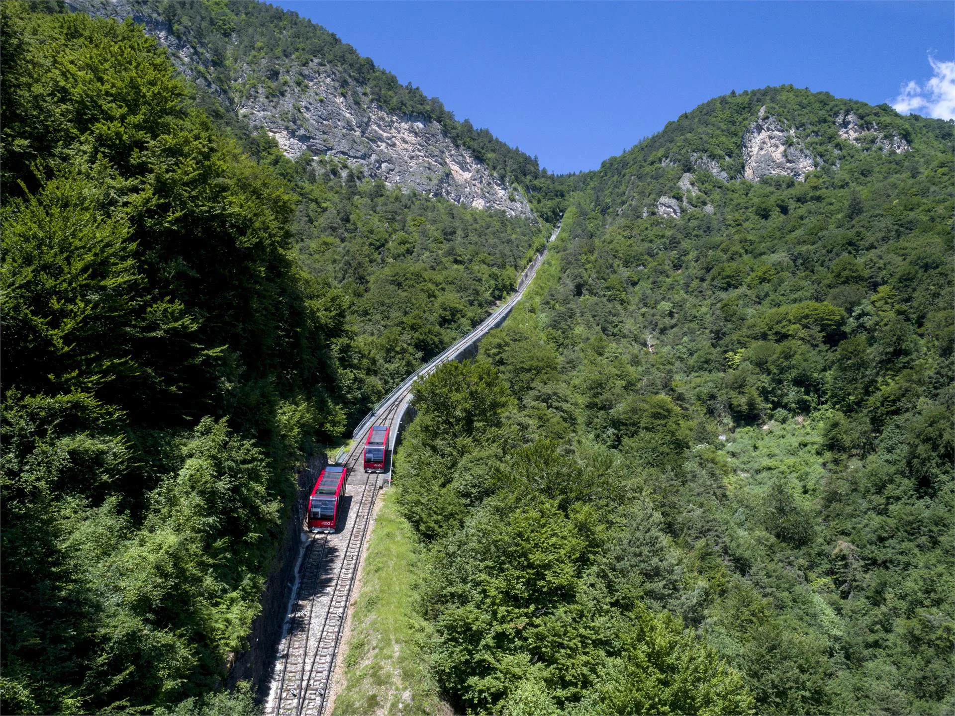 Mendel Cable Car Kaltern an der Weinstraße/Caldaro sulla Strada del Vino 3 suedtirol.info