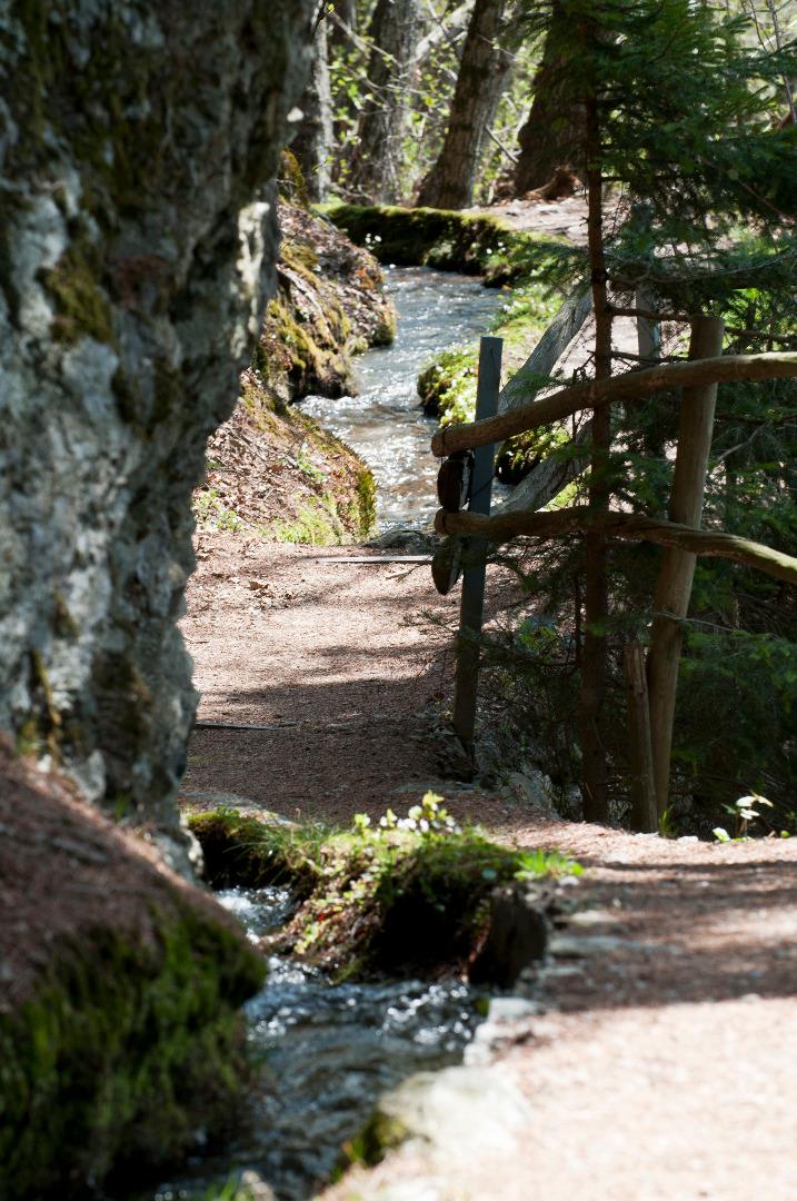 The Marlenger Waalweg irrigation path beginning from Töll Partschins/Parcines 5 suedtirol.info