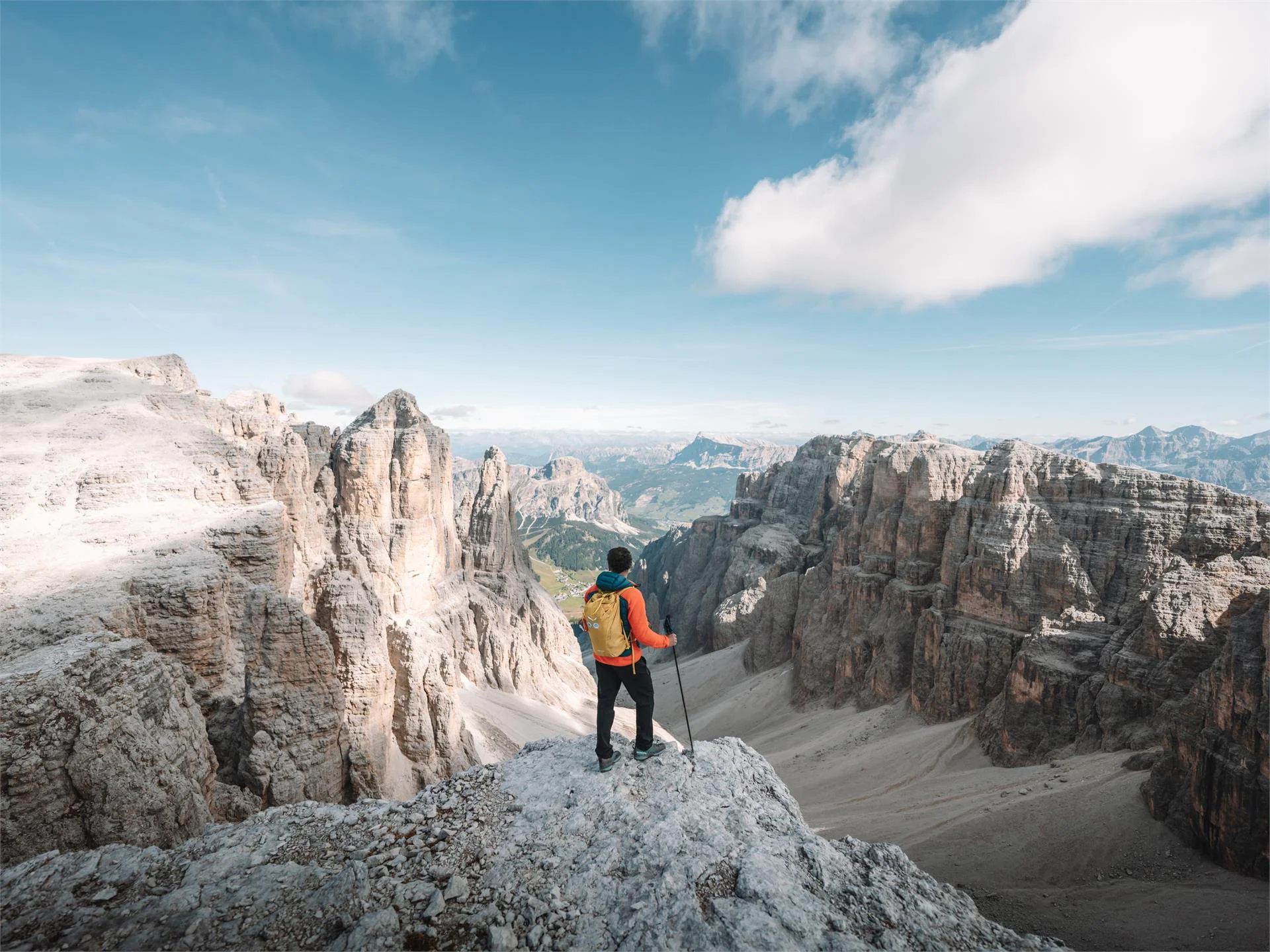 Multi-day trekking on the Alta Badia high route Corvara 1 suedtirol.info