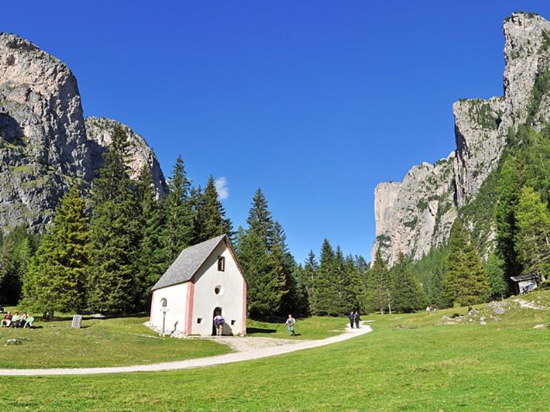 „Ntëur Sëlva“ – Rund um Wolkenstein Wolkenstein 1 suedtirol.info