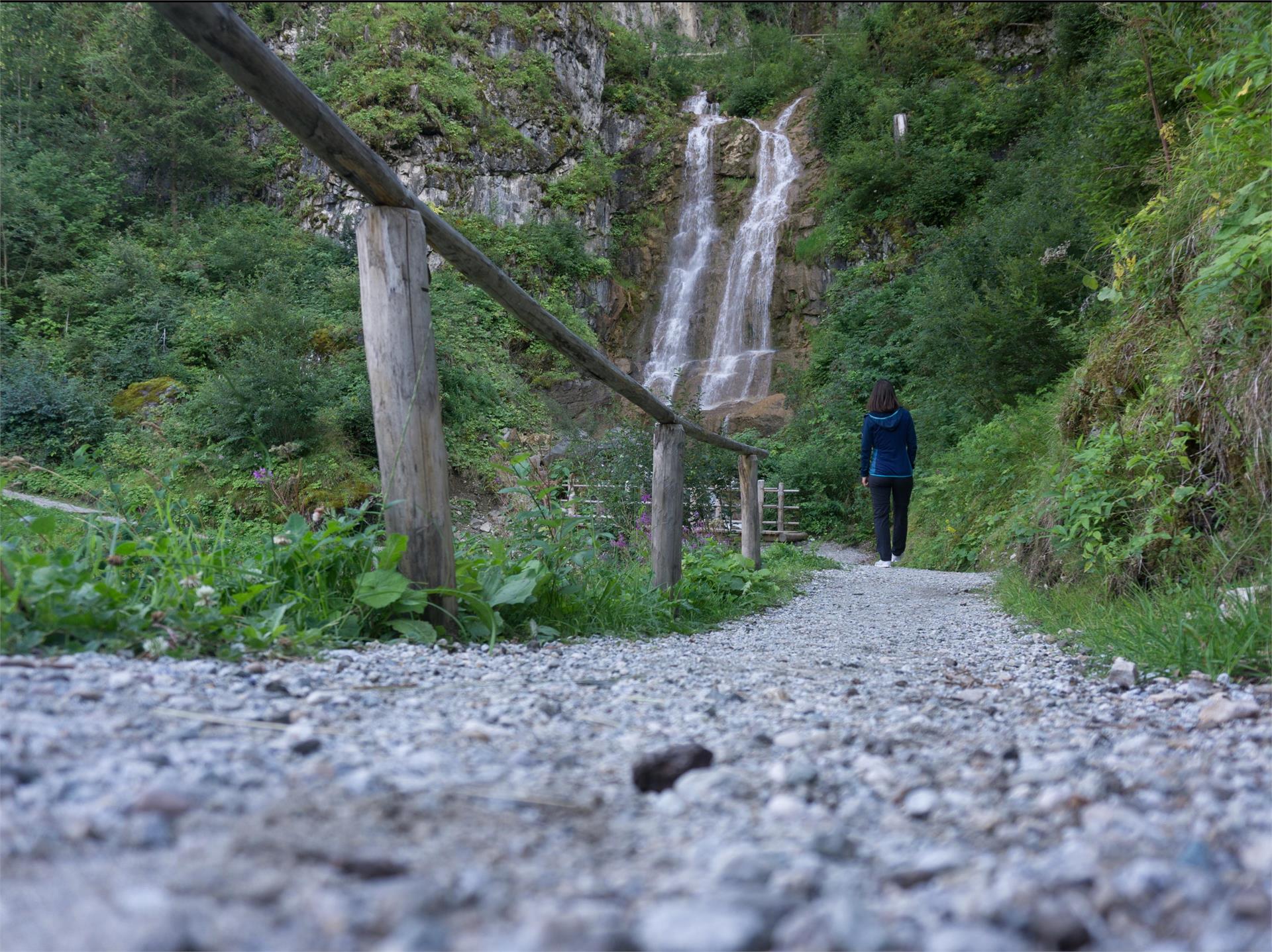 "Raida dl luech" - Walk through the village S.Crestina Gherdëina/Santa Cristina Val Gardana 2 suedtirol.info
