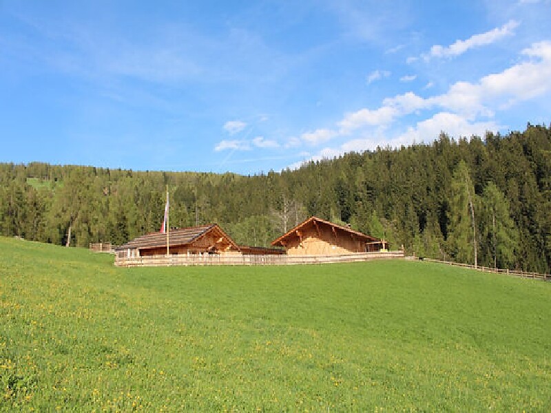 Parking Schermoos - Lingeralm Mölten/Meltina 3 suedtirol.info