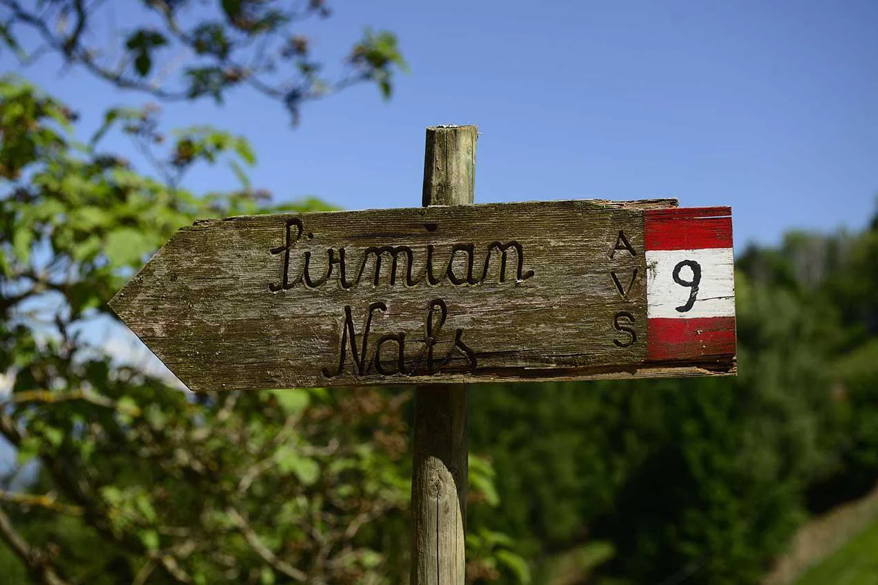 From Nalles to Prissiano via Sirmiano and Grissiano Nals/Nalles 4 suedtirol.info