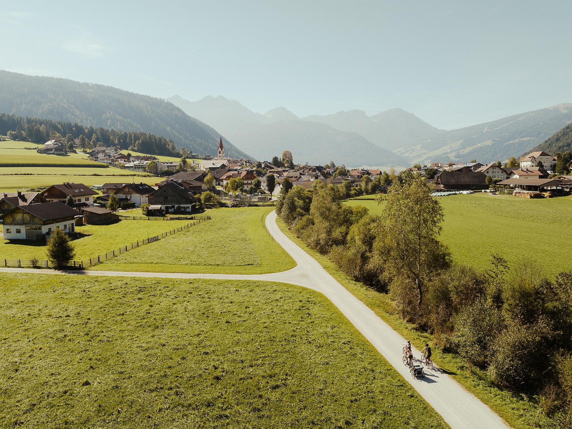 Tour in bicicletta per famiglie al biotopo Rasner Möser - Regione dolomitica Plan de Corones - #2 - suedtirol.info