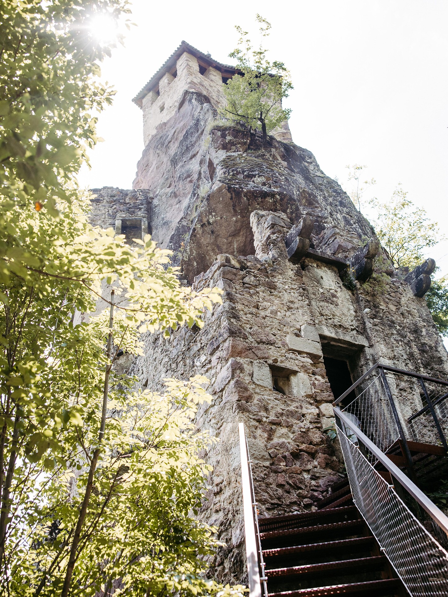 Rundwanderung: Andrian - Festenstein - Gaid - Variante Burgstalleck - Bittnerhof - Andrian - Südtiroler Weinstraße - #9 - suedtirol.info