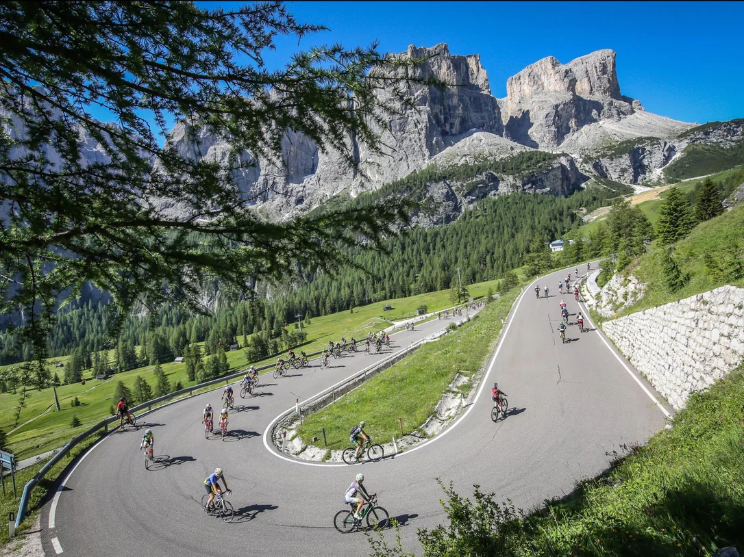 Sellaronda in bici da corsa