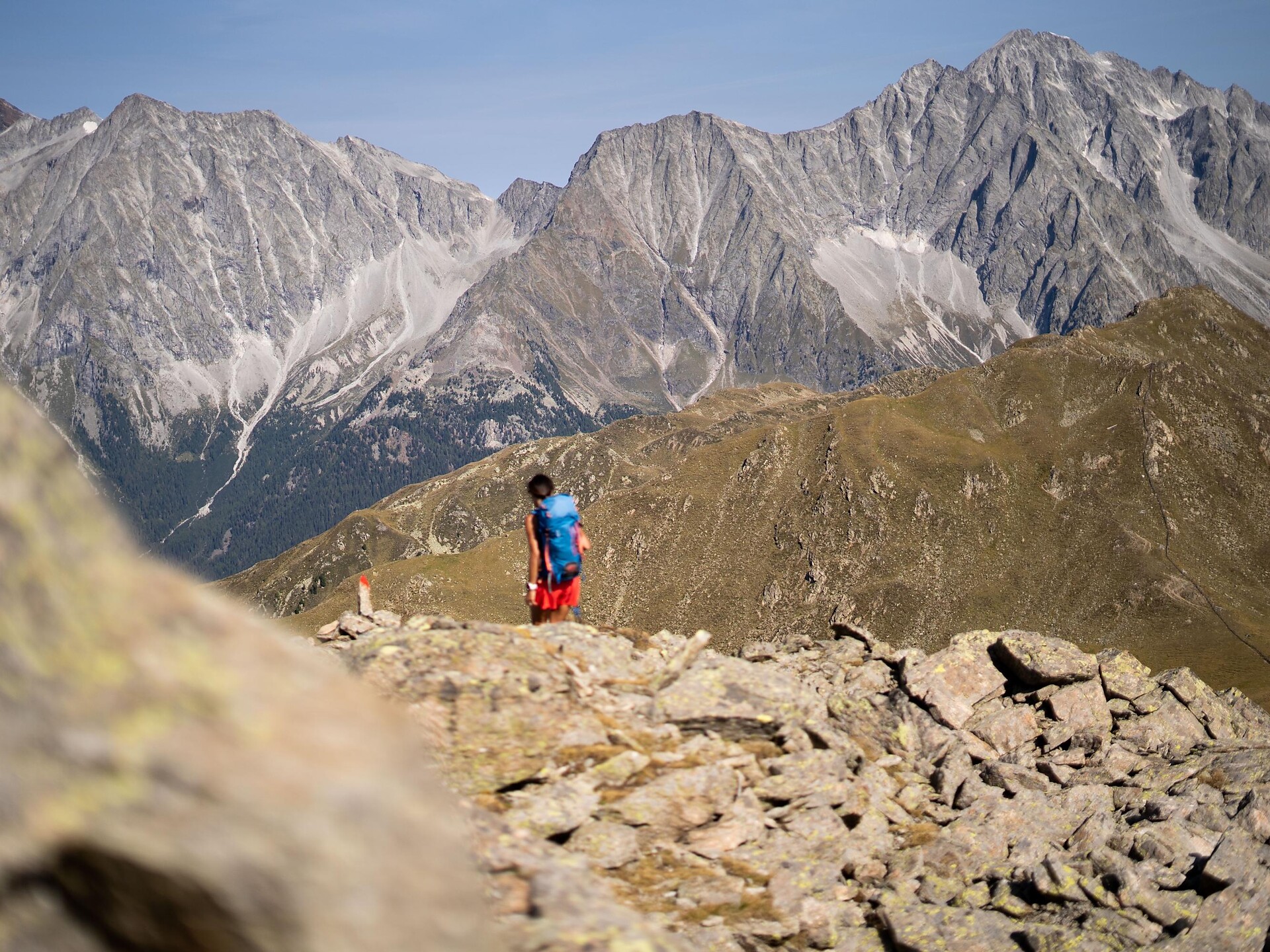 Traversata alpina dal Lago di Anterselva attraverso la Croda Rossa e la cima Höllensteinspitze fino alla forcella Grübl - Regione dolomitica Plan de Corones - #1 - suedtirol.info