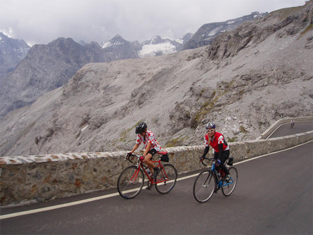 Bicicletta da corsa - Tour del Passo Rombo Naturno 1 suedtirol.info