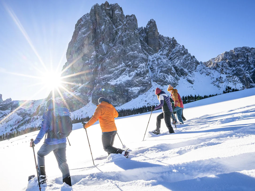Snowshoe hike to Mont Sëura