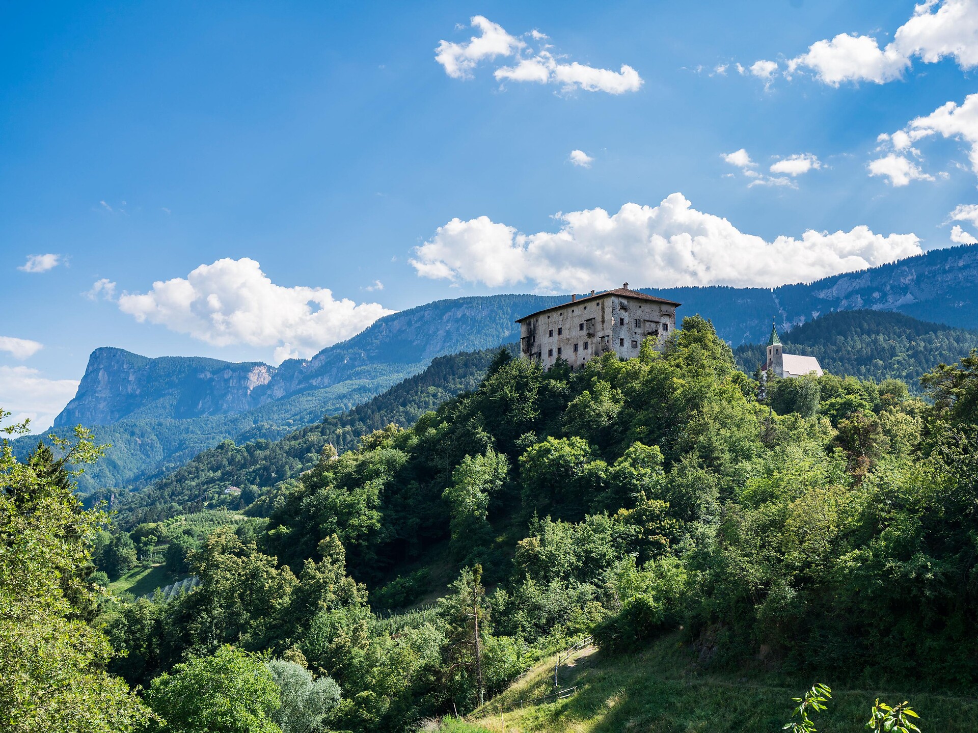 Castel Katzenzungen e chiesa di San Martino