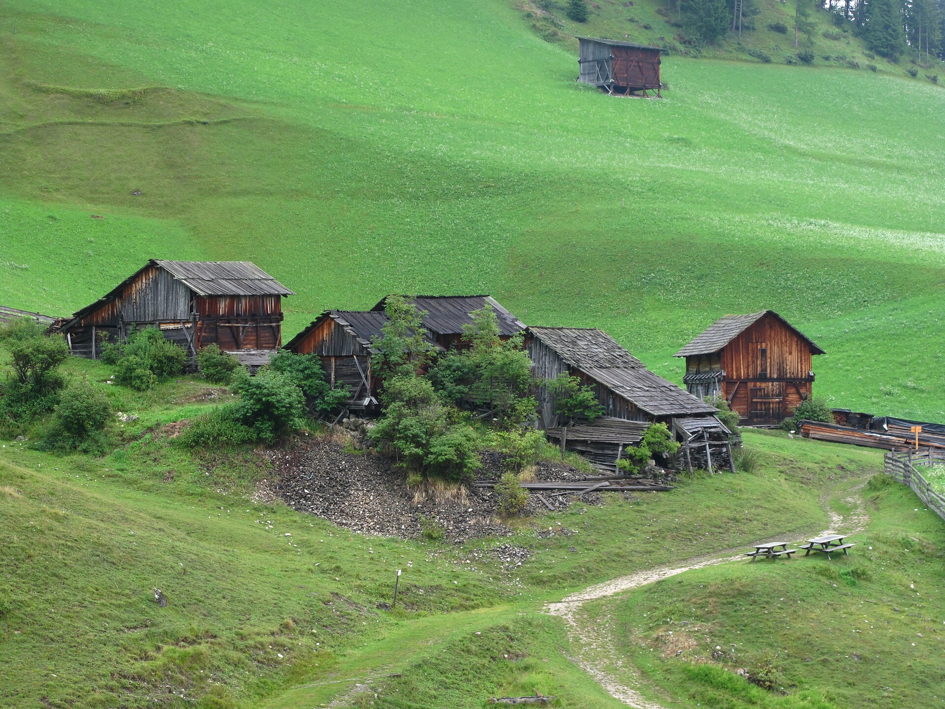 Escursione estiva: Lungiarü - Pares - Juvac - Rifugio Genova San Martino 2 suedtirol.info
