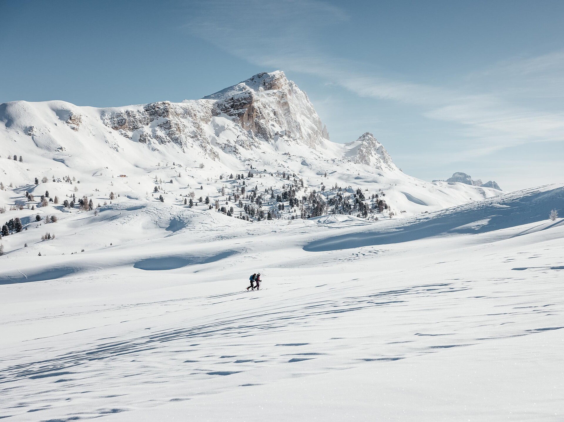 Discesa a neve fresca dal Valparola all'Armentarola Badia 1 suedtirol.info