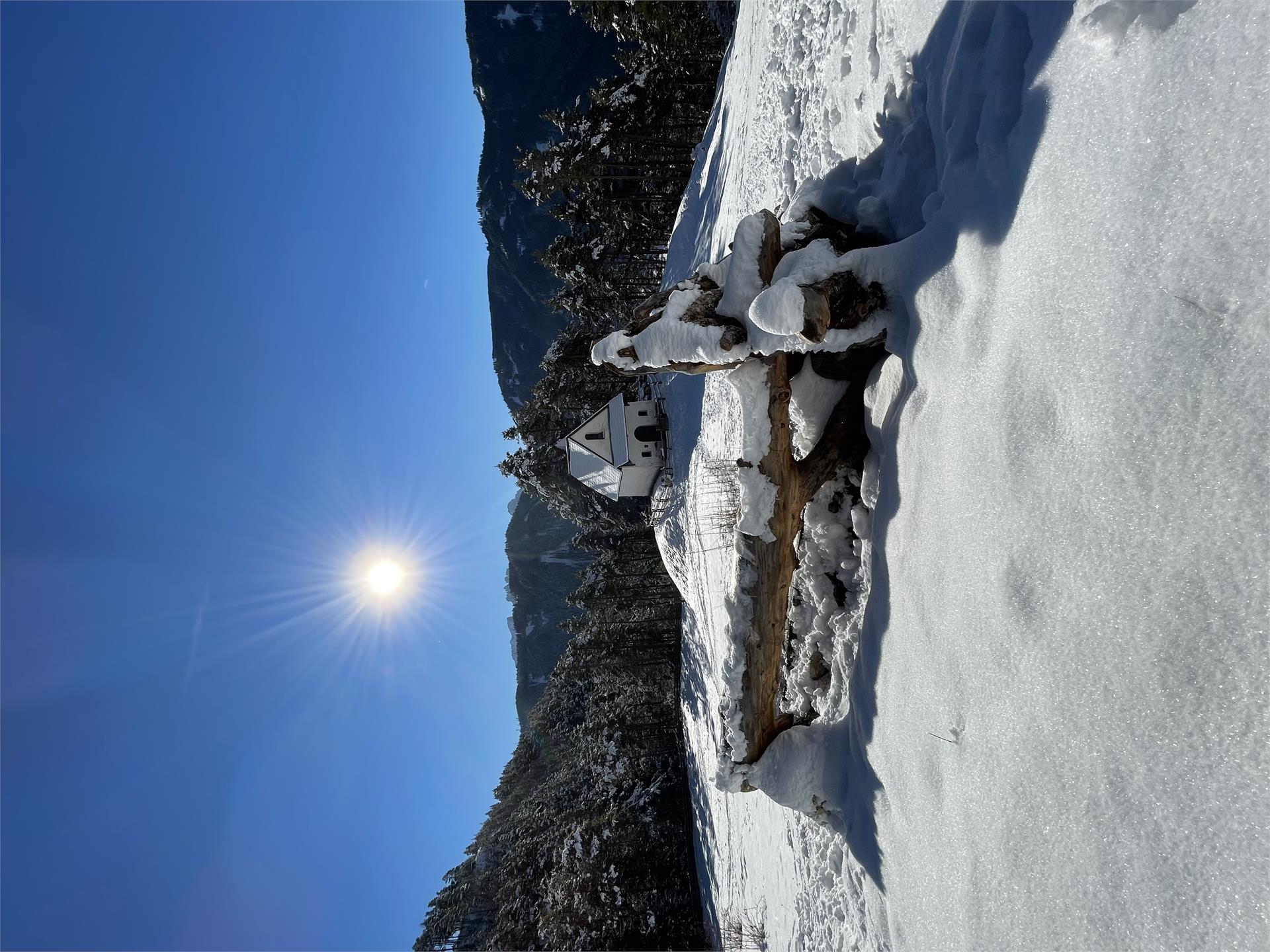 Schneeschuhwanderung zum Wuhnleger und zur St. Sebastian Kapelle Tiers am Rosengarten 2 suedtirol.info