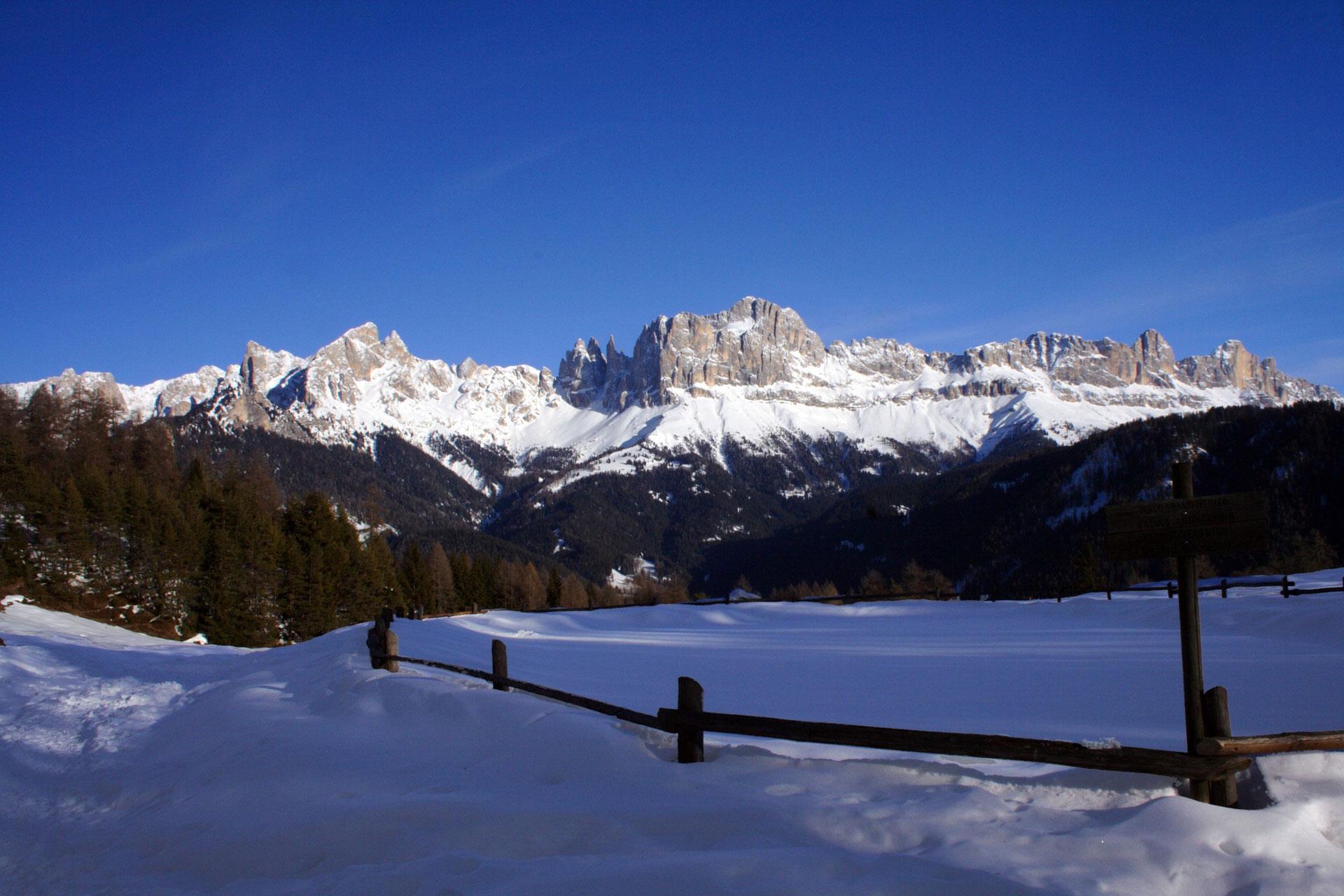 Schneeschuhwanderung zum Wuhnleger und zur St. Sebastian Kapelle Tiers am Rosengarten 1 suedtirol.info