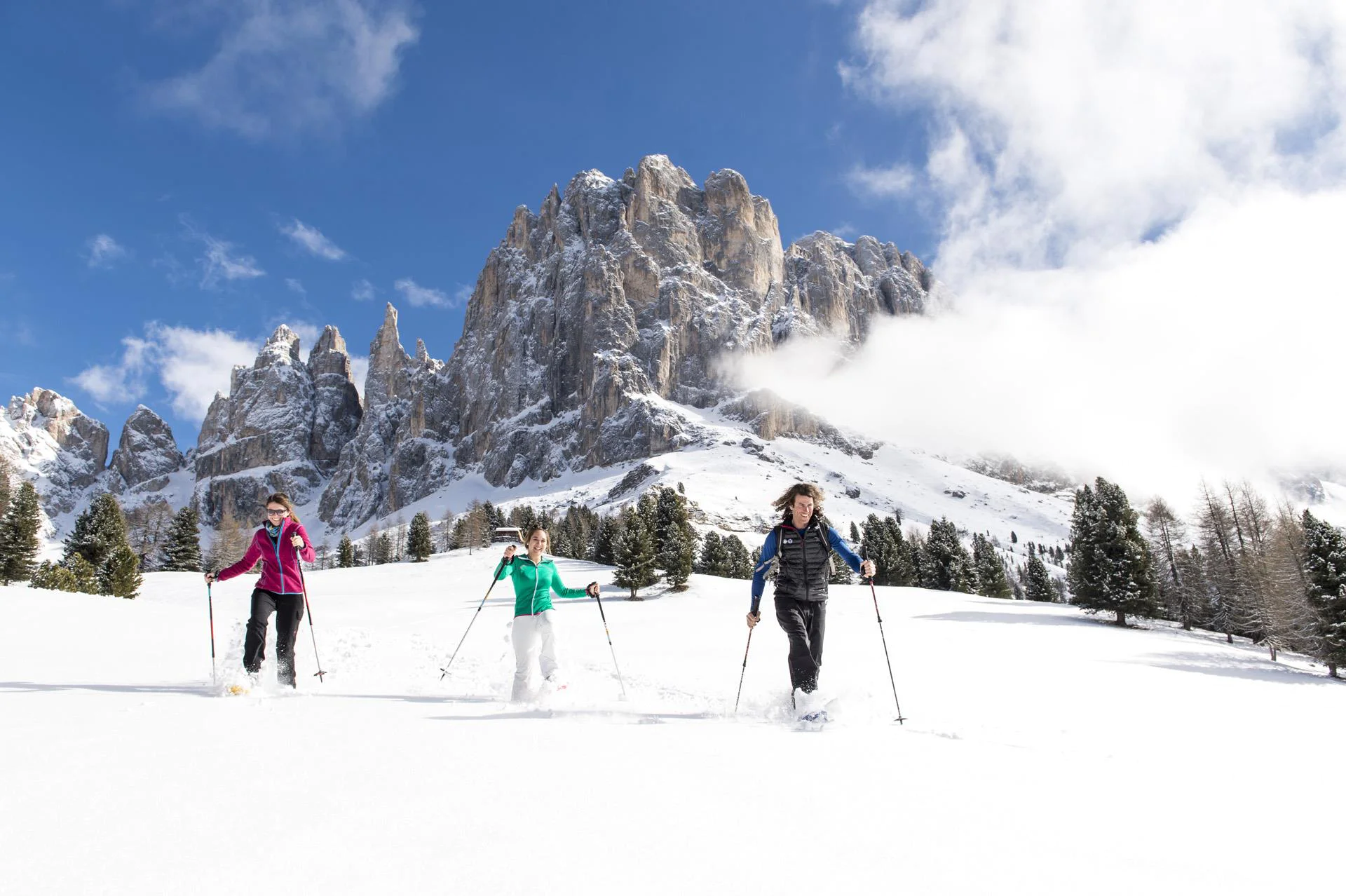 Passeggiata con le ciaspole al di sotto del Catinaccio Tires al Catinaccio 1 suedtirol.info