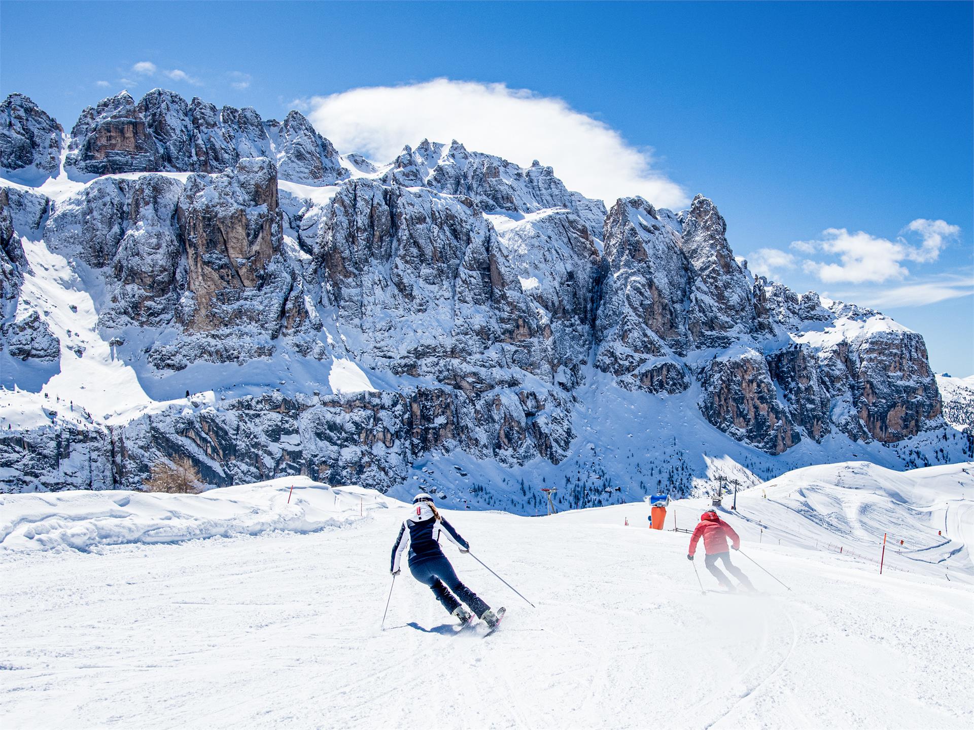 Sellaronda gegen den Uhrzeigersinn Wolkenstein 1 suedtirol.info