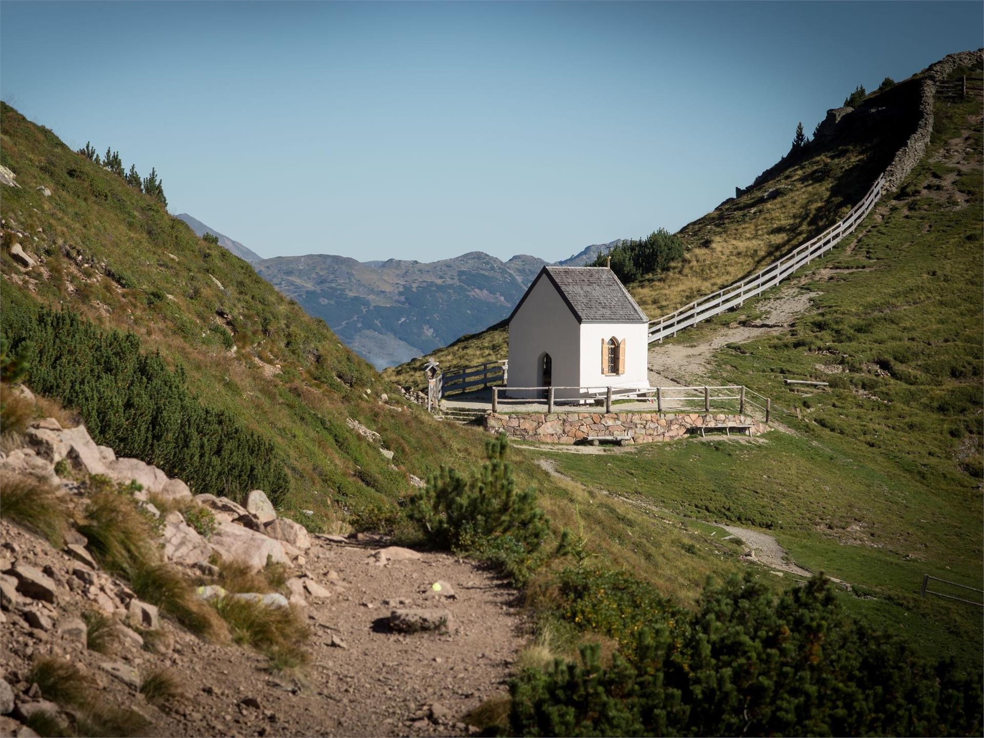Saltnerstein (Gasser Hut) – church "Toten" – Saltnerstein Villanders/Villandro 1 suedtirol.info