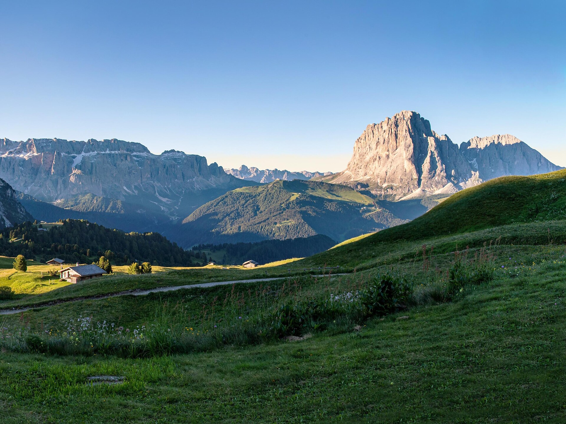 Seceda - Ridge Line from S. Cristina via Col Raiser (Valley station) - Rifugio Firenze - Dolomites Region Val Gardena - #4 - suedtirol.info