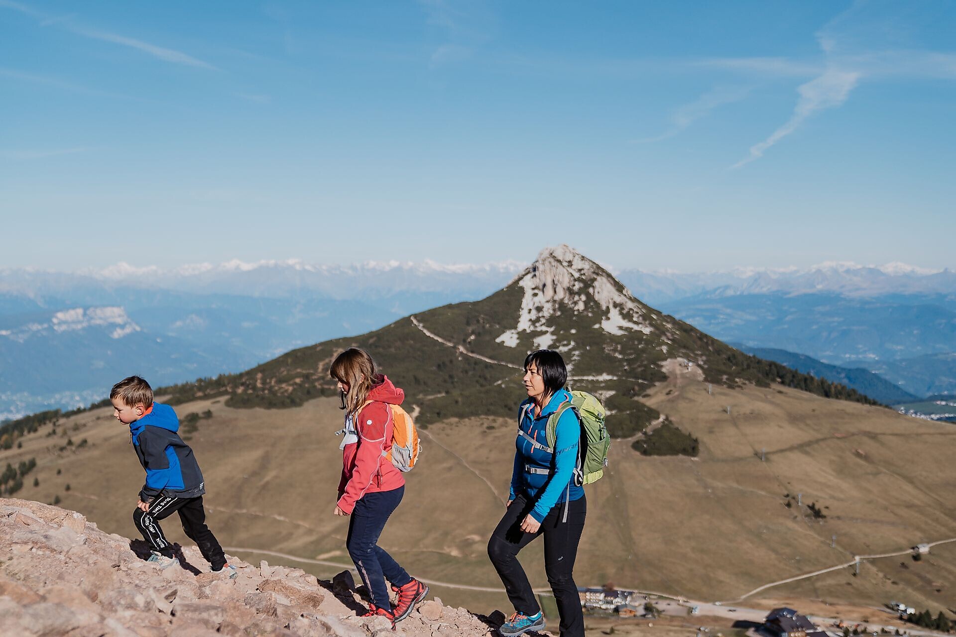 Schwarzhorn mit Blick auf Weißhorn
