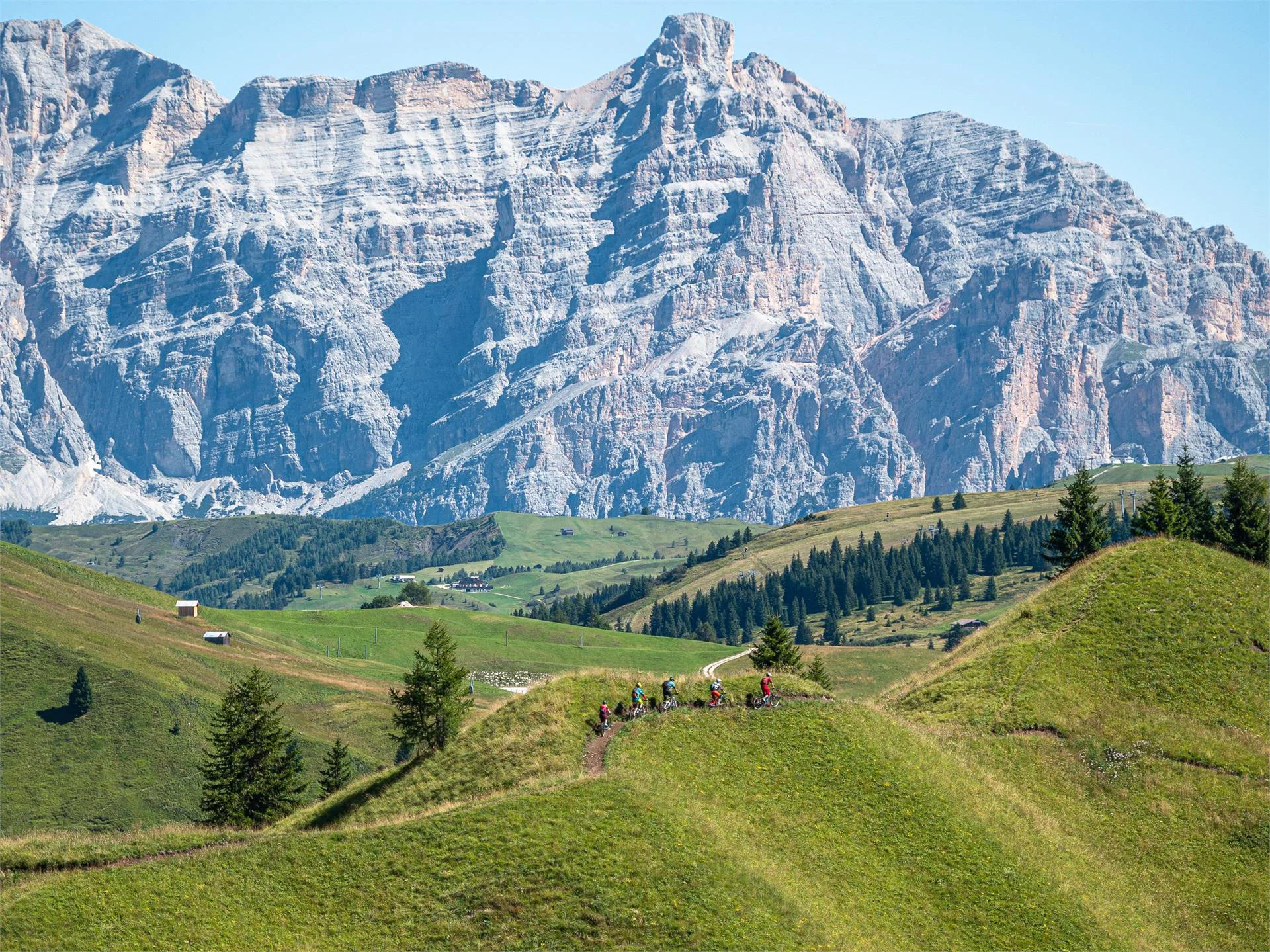 Sellaronda MTB Tour - gegen den Uhrzeigersinn Corvara 5 suedtirol.info