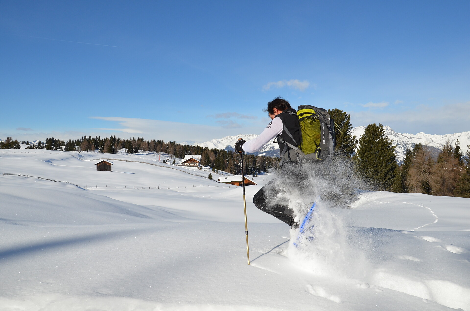 escursione con le racchette da neve