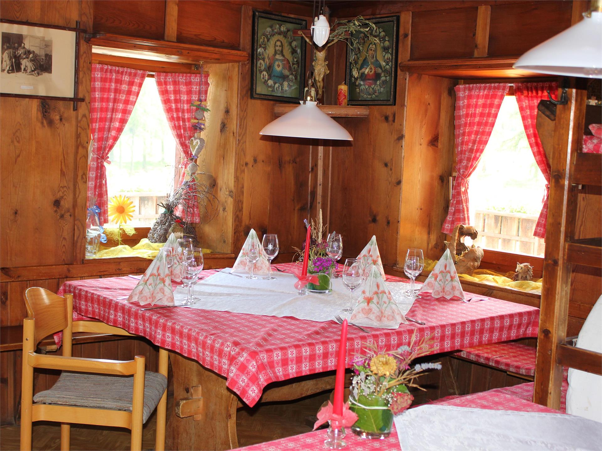 Parcheggio Schermoos - Ristorante Lanzenschuster Meltina 3 suedtirol.info