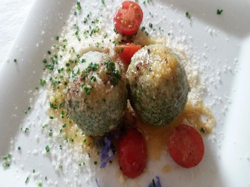 Parcheggio Schermoos - Ristorante Lanzenschuster Meltina 4 suedtirol.info