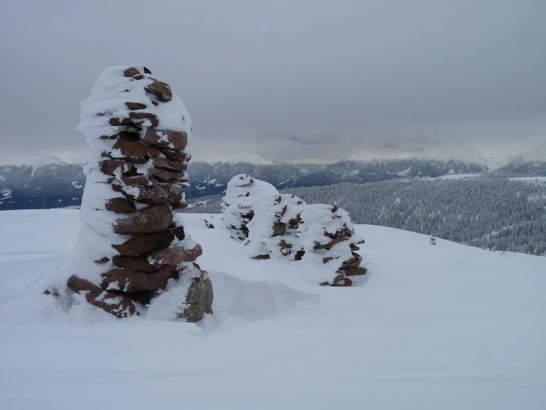 Excursion with snowshoes: Stoanerne Mandlen
