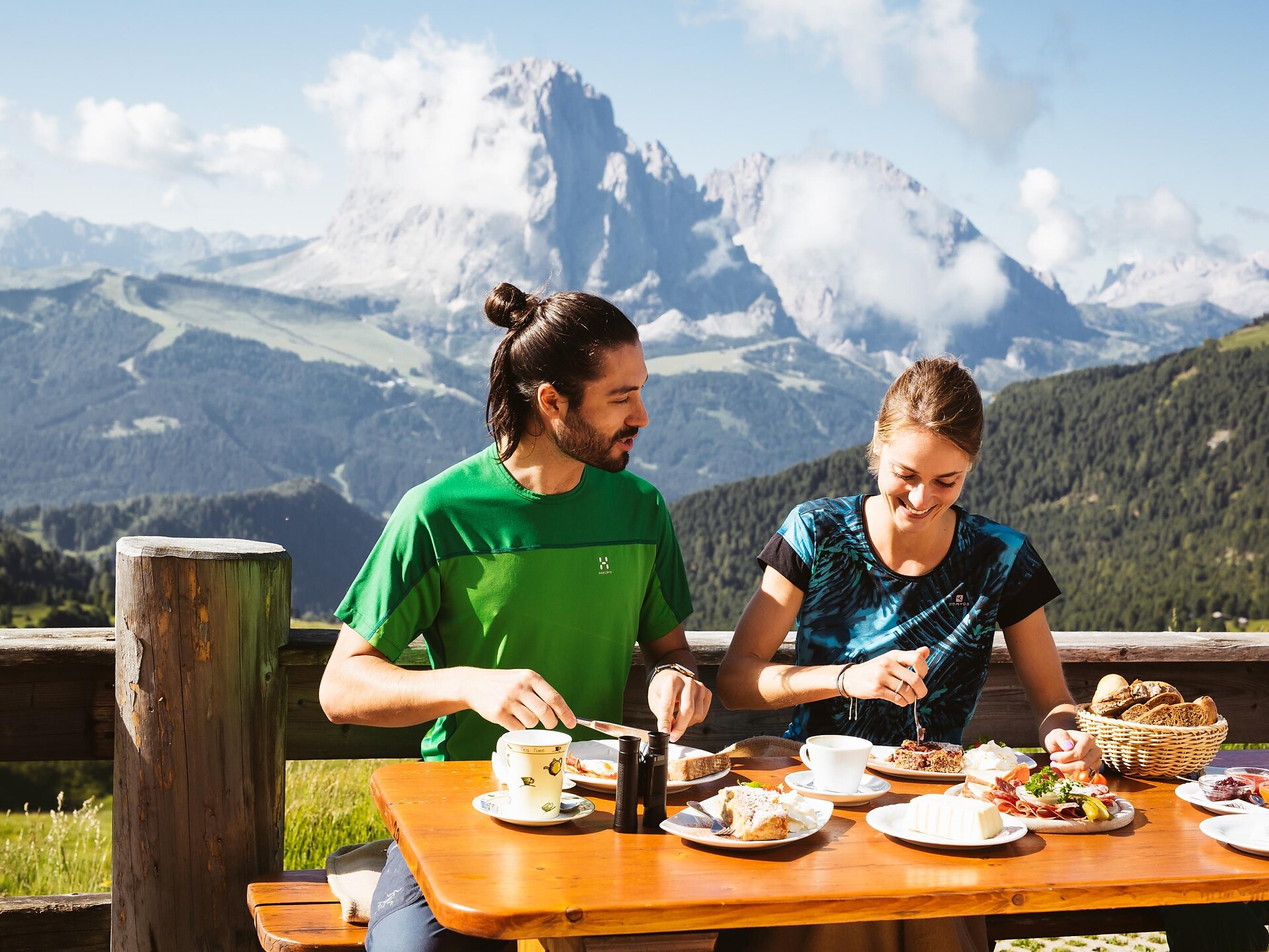 Seceda - Ridge Line da S. Cristina per Col Raiser (Stazione a monte) - Regione dolomitica Val Gardena - #2 - suedtirol.info