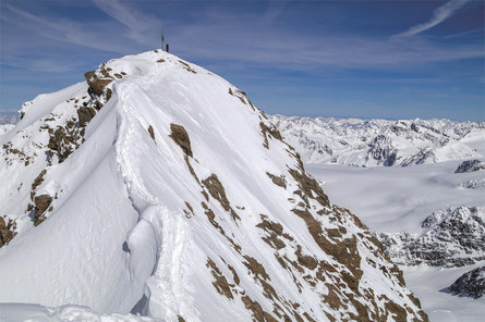 Ski moutaineering to Palla Bianca/Weißkugel Schnals/Senales 2 suedtirol.info