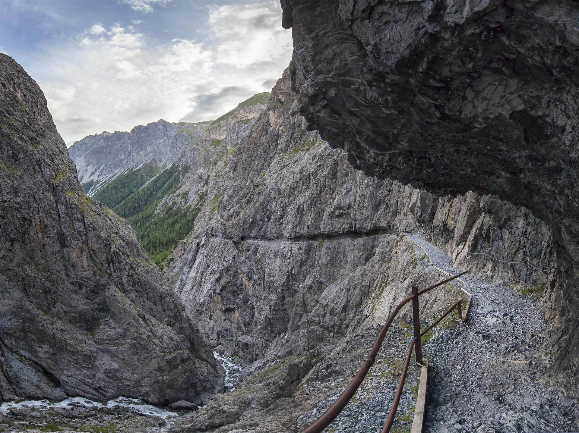 Tour to gorge Uina - Pass Costainas Mals/Malles 2 suedtirol.info