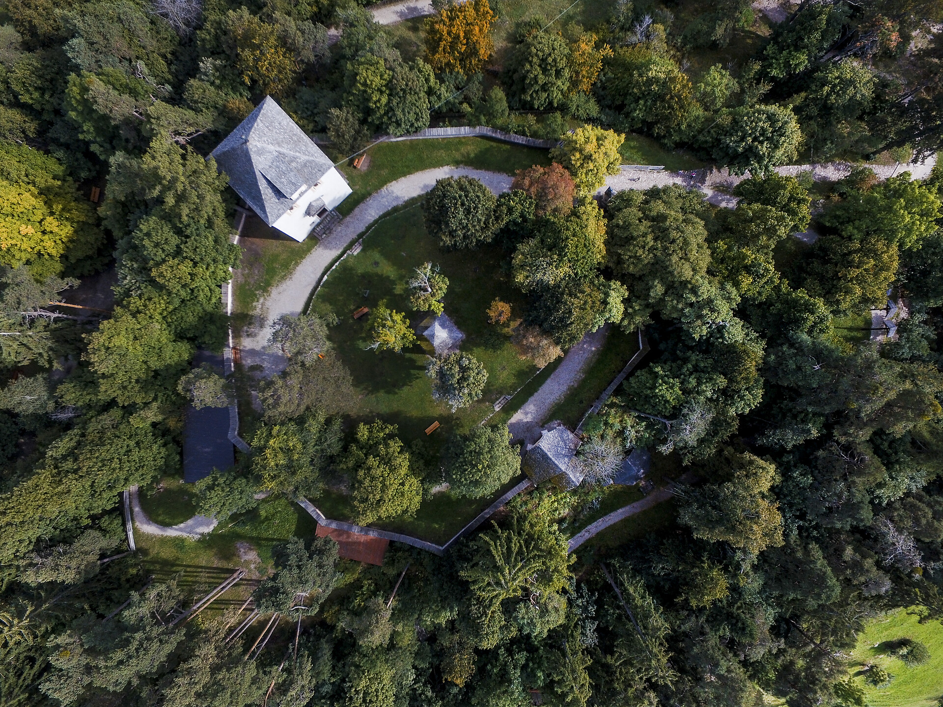 Loop-trail of the Calvary hill in Kastelruth Kastelruth/Castelrotto 1 suedtirol.info