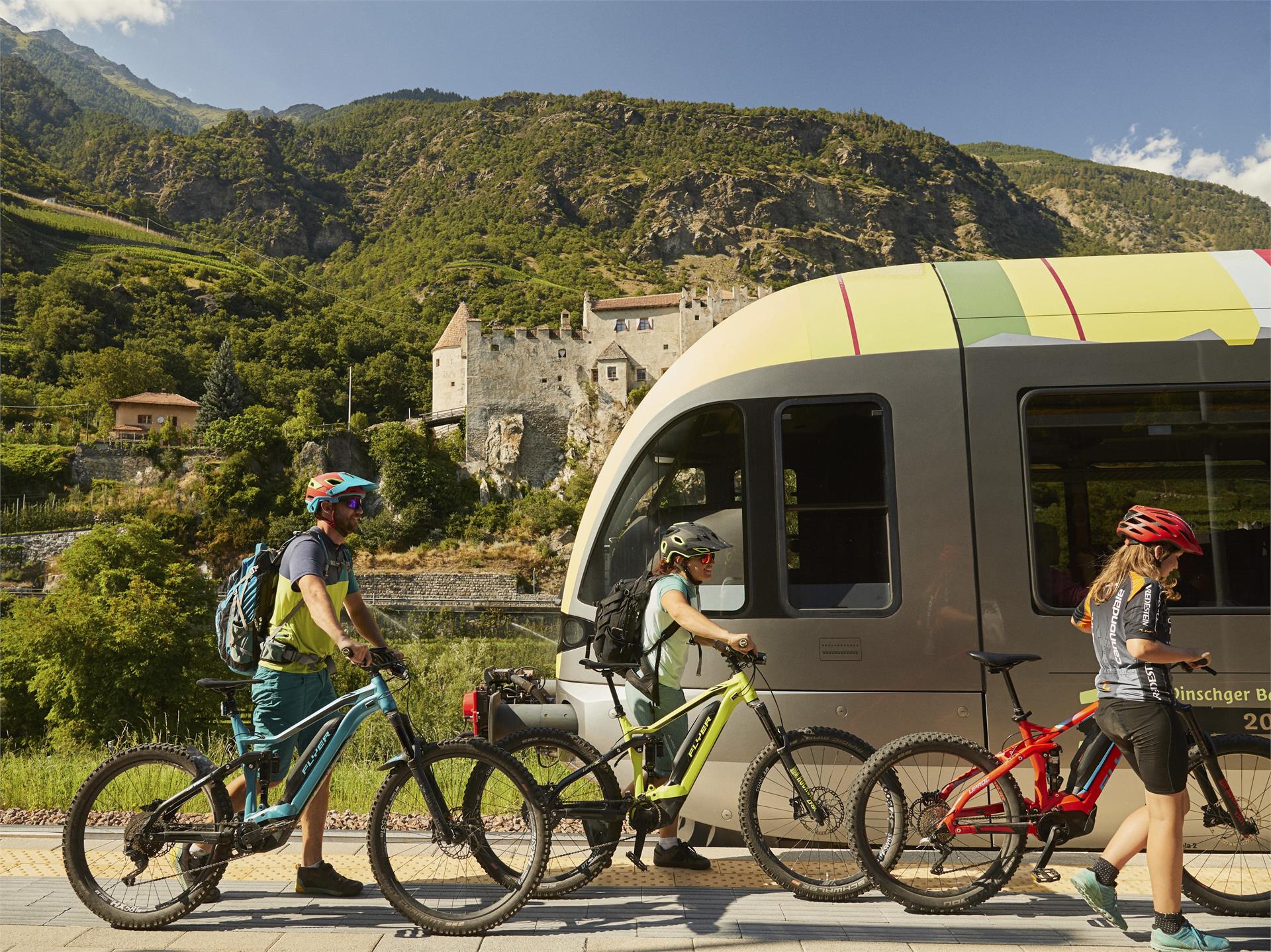 From Malles to Marlengo along the Etschradroute Cycle Track Marling/Marlengo 4 suedtirol.info