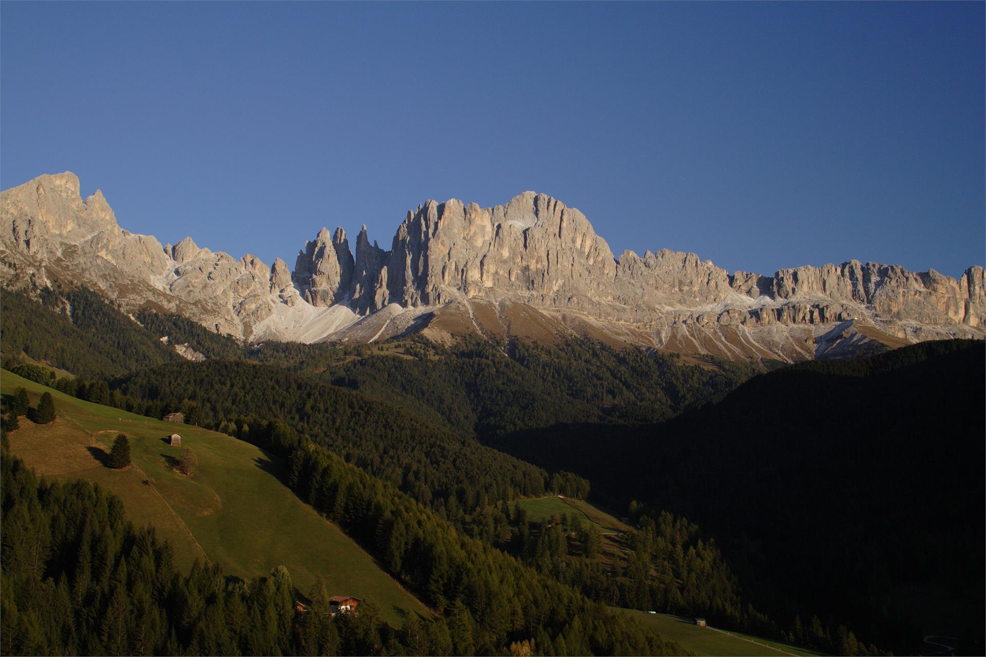 Vom Nigerpass zum Jocher und über die Wolfsgrube nach Tiers Tiers am Rosengarten 1 suedtirol.info