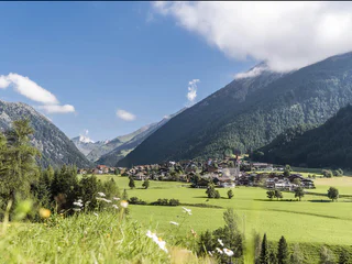 Valser Rundweg: Genusswanderung durch Natur, Dorfidylle und Bergblick - Mühlbach - #3 - suedtirol.info