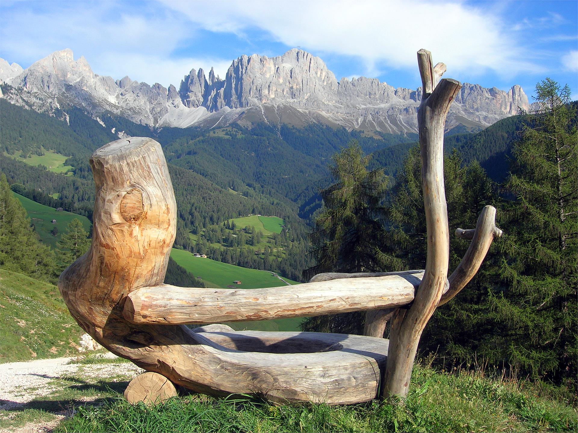 From Weisslahnbad to the Wuhnleger lake and the St. Sebastian Chapel Tiers am Rosengarten/Tires al Catinaccio 1 suedtirol.info