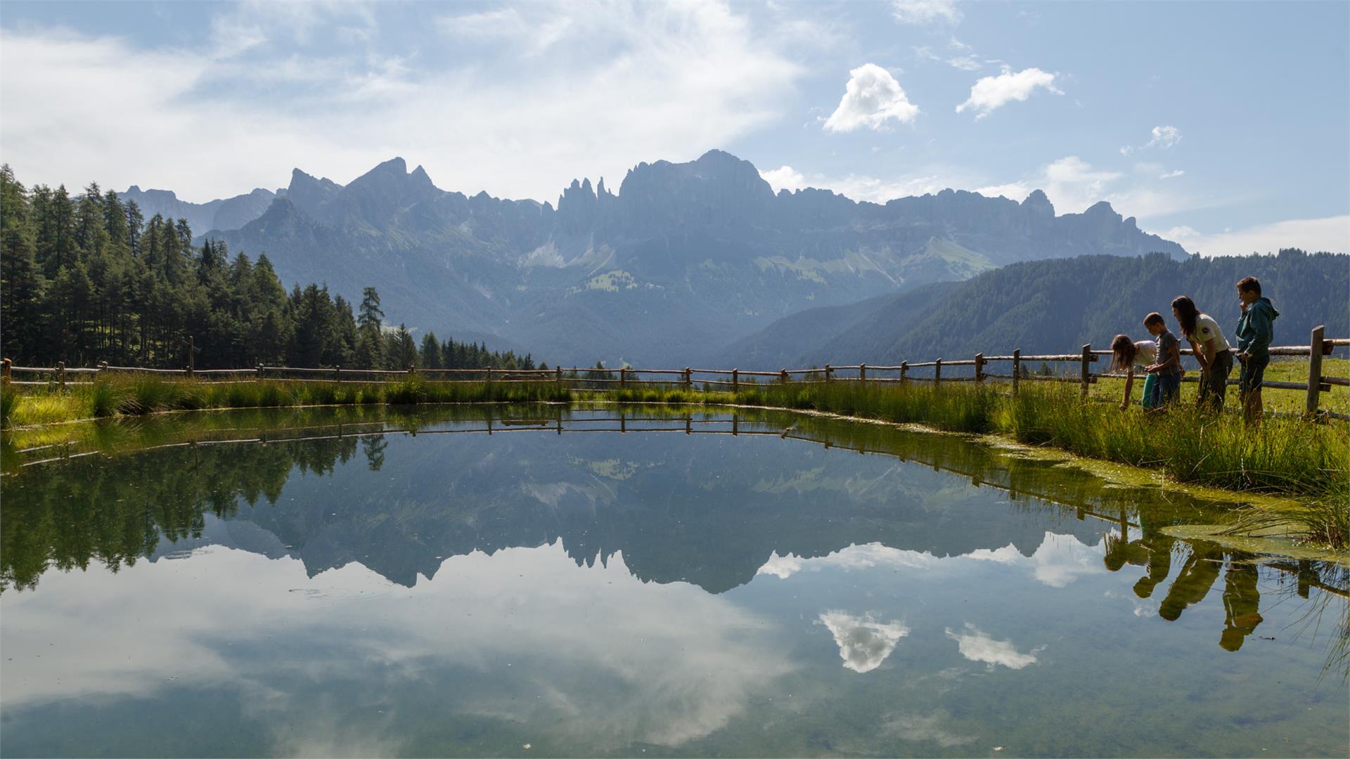 From Weisslahnbad to the Wuhnleger lake and the St. Sebastian Chapel Tiers am Rosengarten/Tires al Catinaccio 2 suedtirol.info