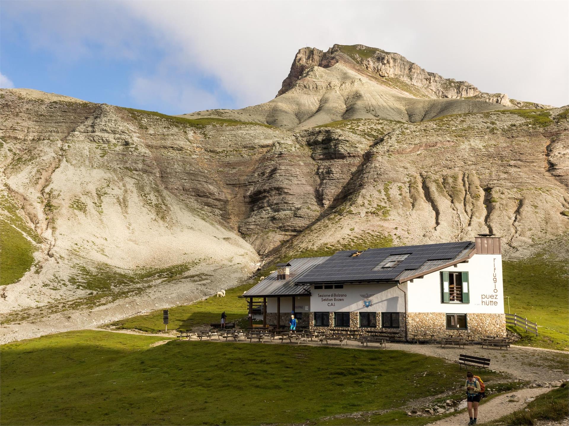 From the Firenze hut to the Puez hut S.Crestina Gherdëina/Santa Cristina Val Gardana 2 suedtirol.info