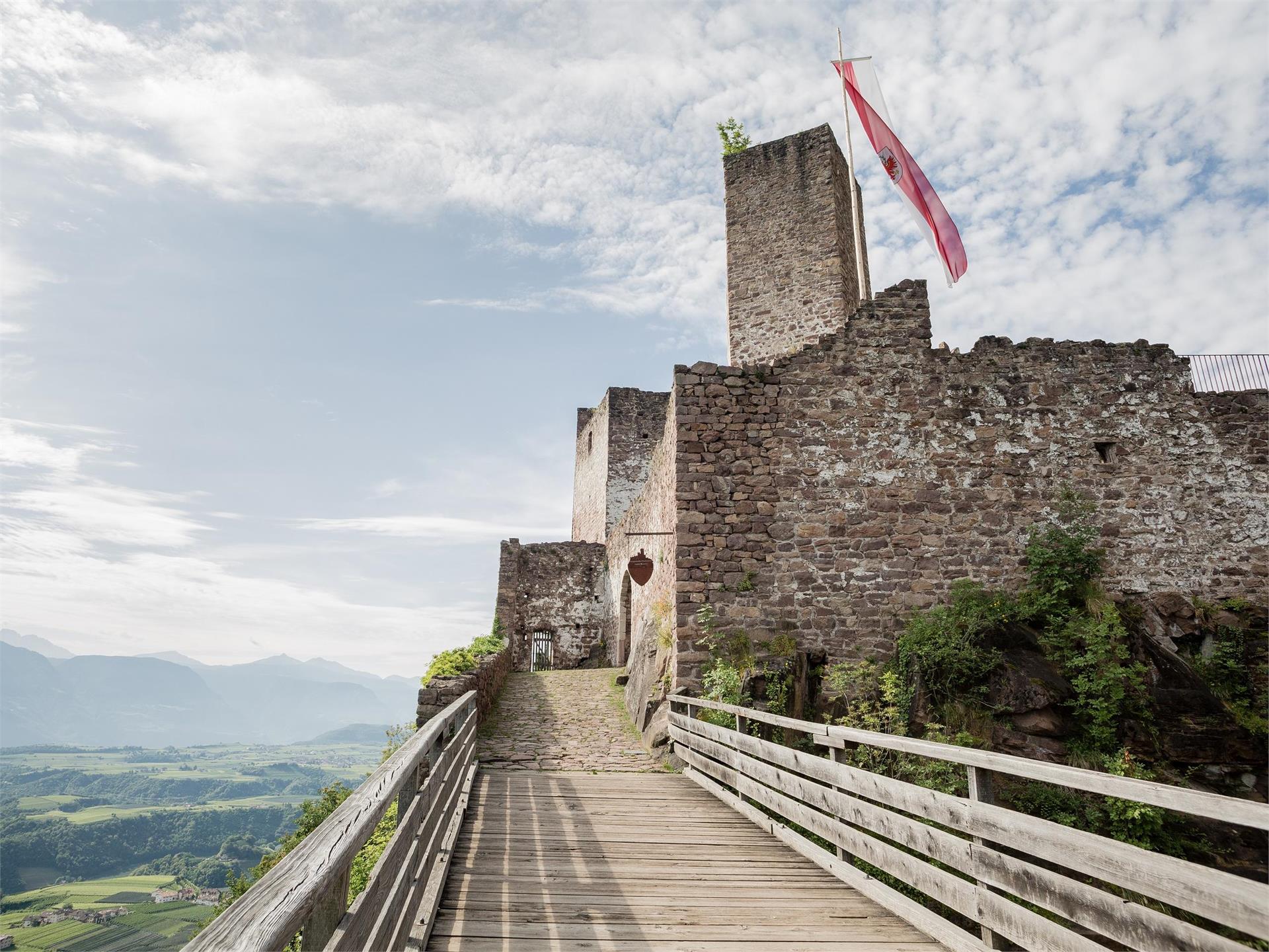 “Castle triangle” walk Appiano/Eppan Eppan an der Weinstaße/Appiano sulla Strada del Vino 1 suedtirol.info
