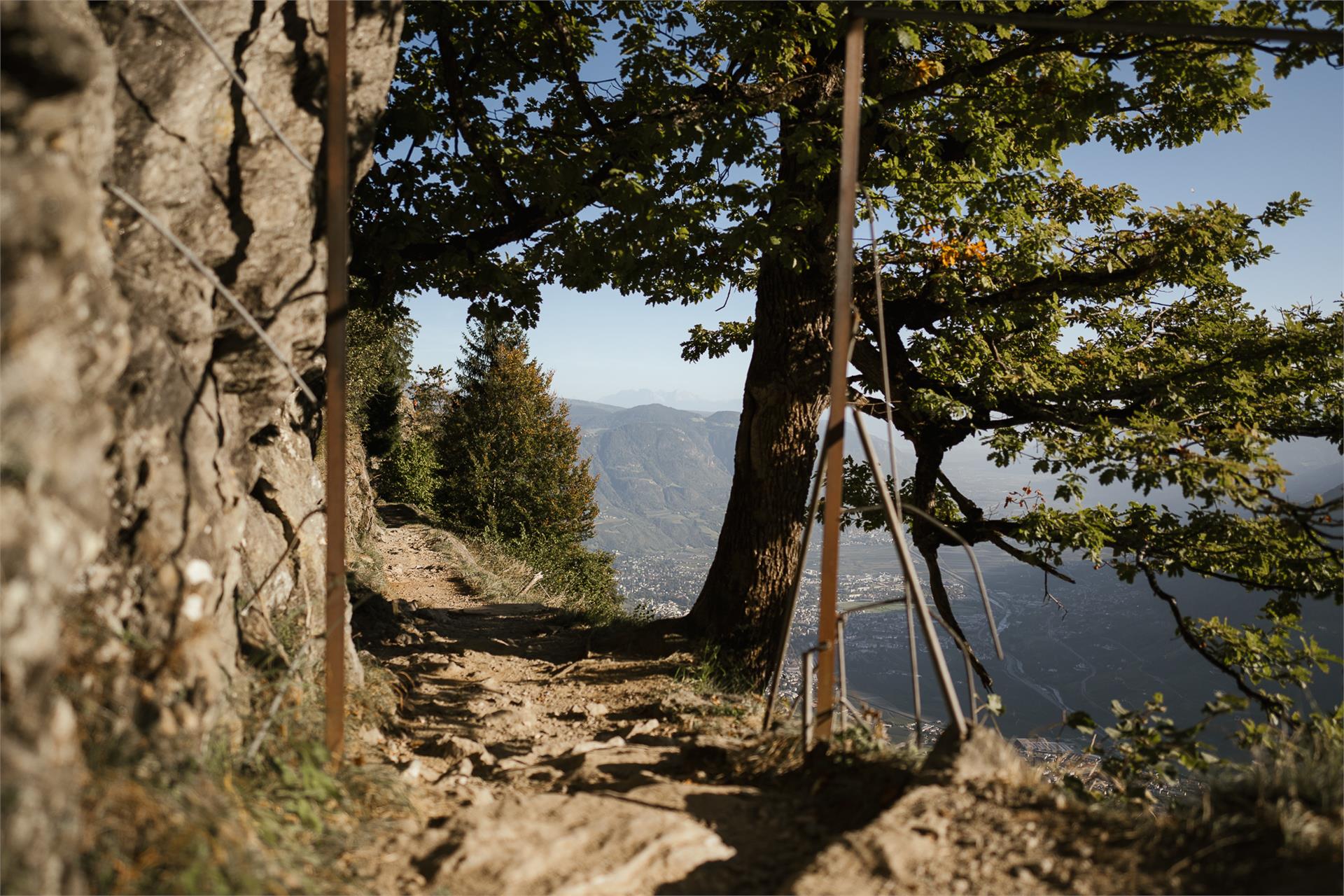 Vellauer Felsenweg und Hans- Frieden Weg Algund 3 suedtirol.info