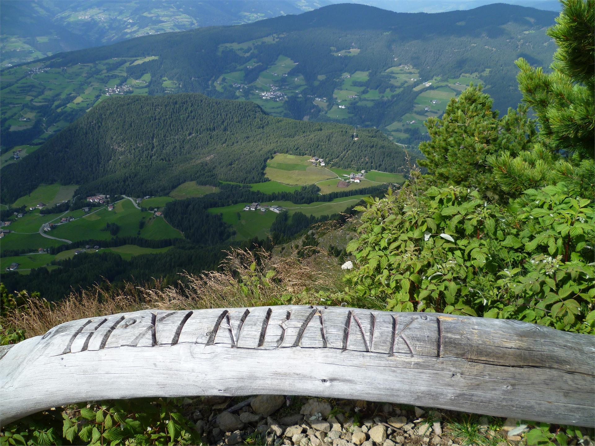 From Kastelruth to the Witches' Benches on the Puflatsch Kastelruth/Castelrotto 2 suedtirol.info