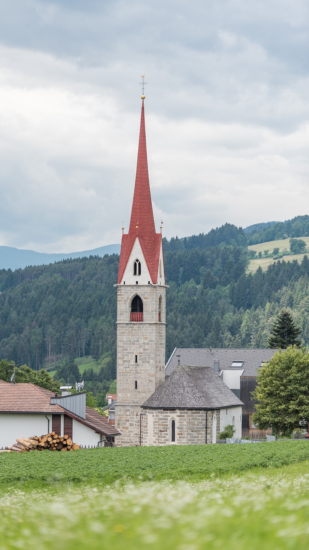 Sentiero delle Quattro Chiese - variante chiesa San Martino a Corti - Regione dolomitica Plan de Corones - #3 - suedtirol.info