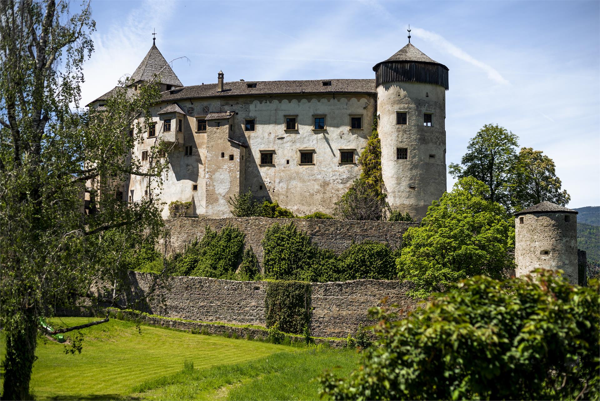 Von Völs zum Schloss Prösels Völs am Schlern 2 suedtirol.info