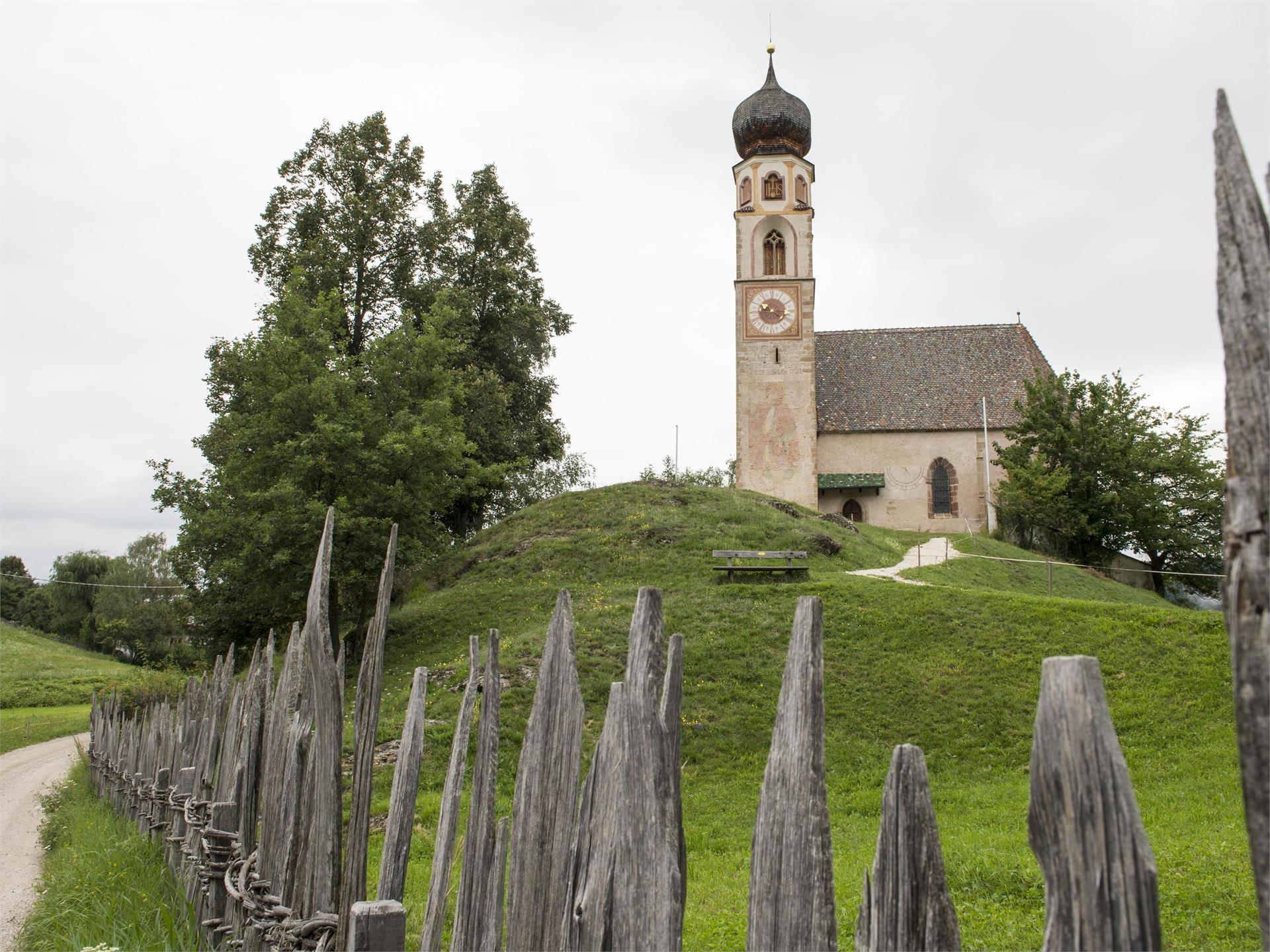 Von Völs zum Konstantiner Weiher Völs am Schlern 3 suedtirol.info