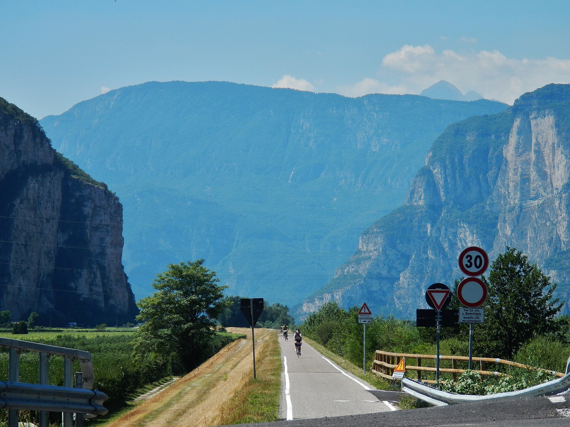 From Auer to Riva: Road Bike Tour Along the Adige Bike Path - Alto Adige Wine Road - #1 - suedtirol.info