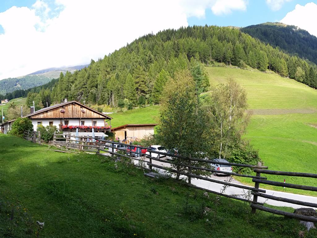 From Wiesen to the Braunhof Pfitsch/Val di Vizze 1 suedtirol.info