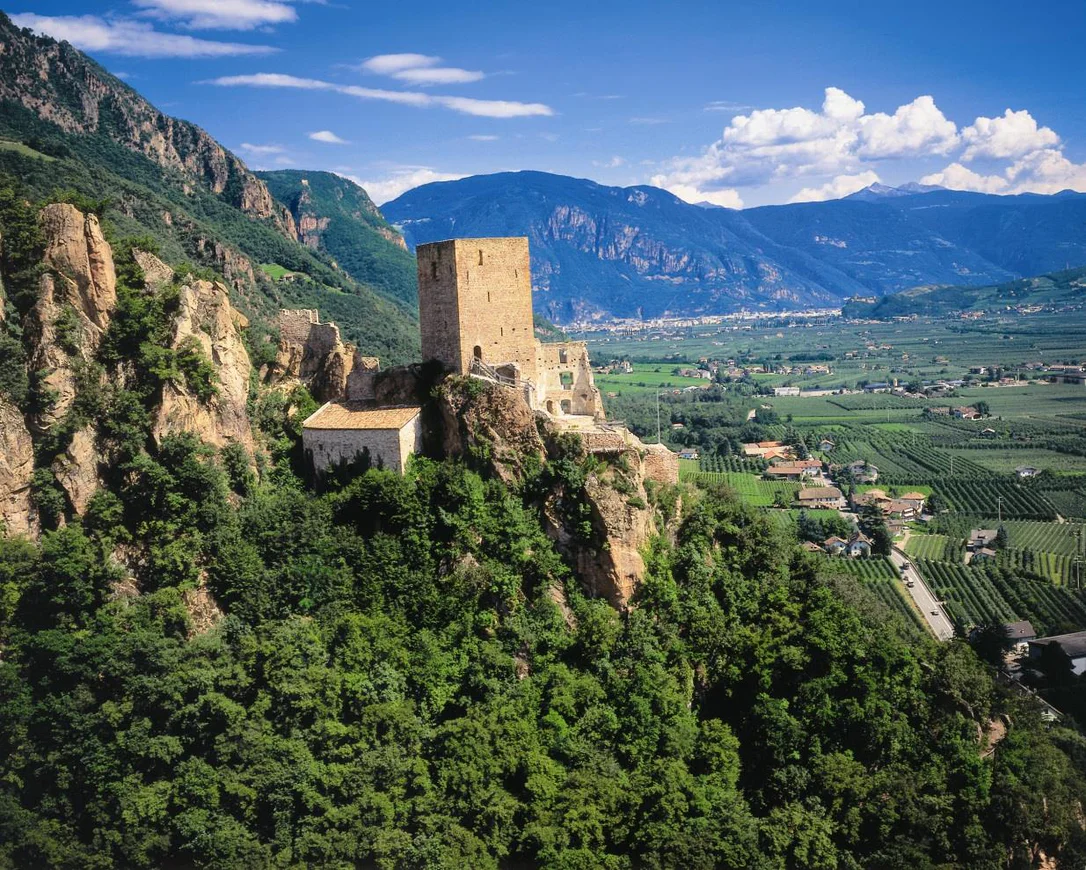 Da Terlano alle rovine di Castel Neuhaus (o Castel Maultasch)